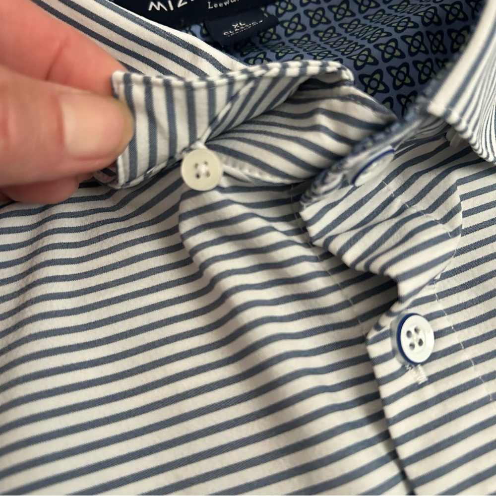 Mizzen+Main Blue and White Striped Casual Button Down Shirt - Picture 6 of 14